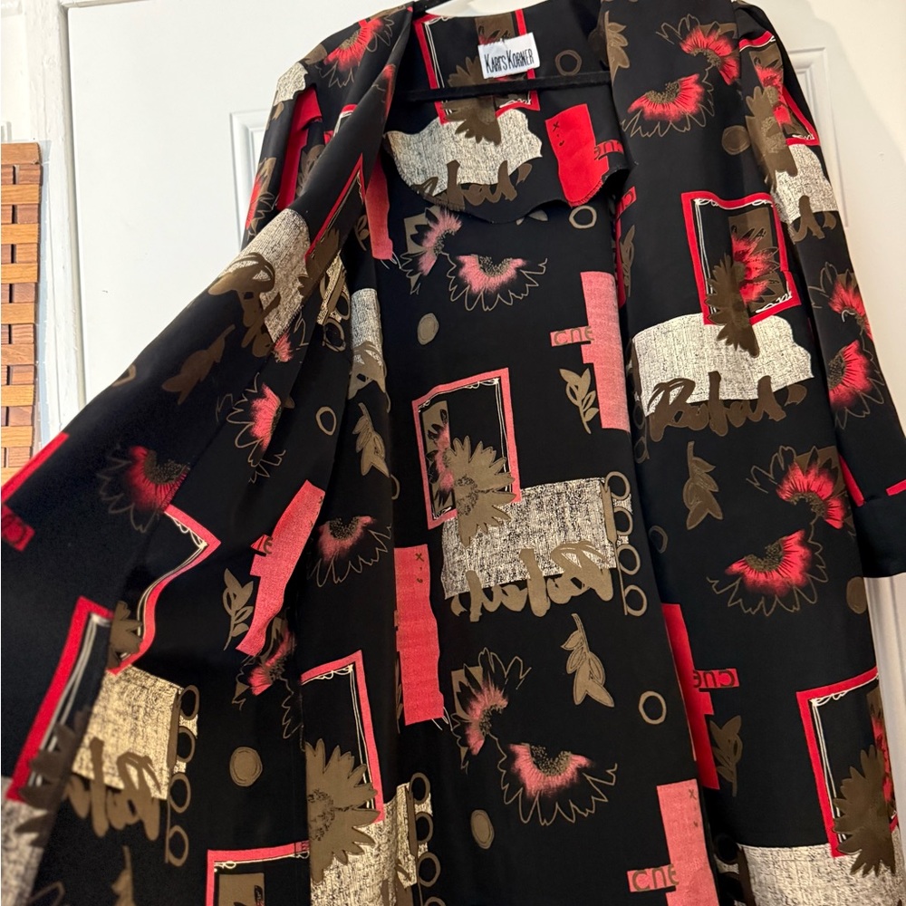 Chic Black And Red Patterned Blazer - image 1